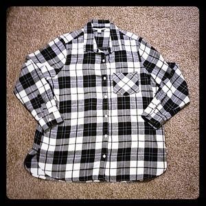 NWOT Old Navy Women's button down shirt